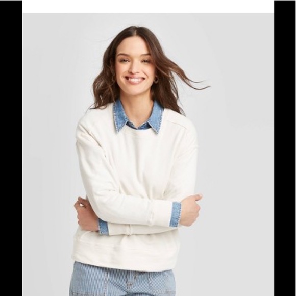 Universal Thread Tops - Women's Sweatshirt - Universal Thread Cream
Size large